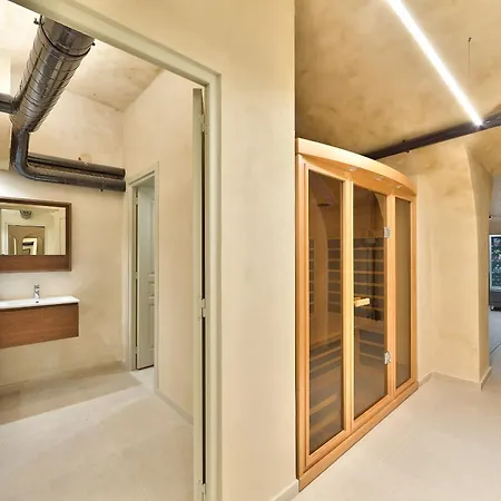 102 - Urban Opera Picasso 公寓